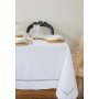 Скатерть «Holiday» с мережкой и вышивкой, цвет: белый (160х180 см; 70% хлопок, 30% полиэстер; тефлоновое покрытие)