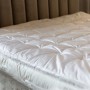 Наматрасник-топпер шелковый «Topper Silk Grass» с резинками по углам (90х200 см; наполнитель: 100% шелк/100% хлопок grass; чехол: сатин, 100% хлопок)