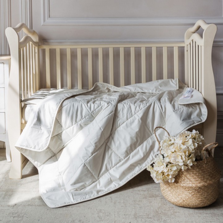 Комплект одеяло и подушка детские «Baby Organic Linen Grass» (100х135 см (1), 40х60 см (1); наполнитель: 50% хлопковое волокно, 50% льняное волокно; чехол: батист, 100% органический хлопок)